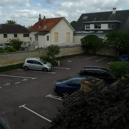Le Bellevue 2* Bretteville-sur-Odon